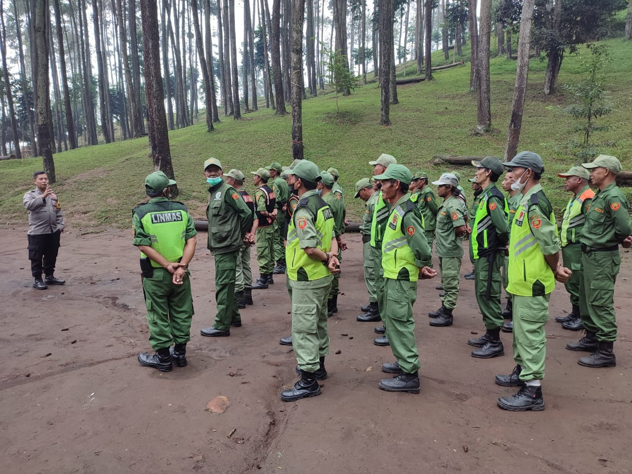 Linmas Mulawarman Tangguh: Desa Mulawarman Menyediakan Fasilitas dan Perlengkapan yang Memadai